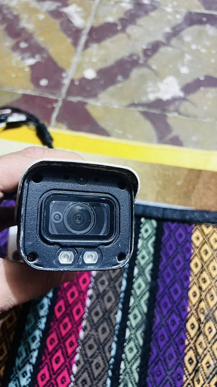 دي في ار مع كامرتين فقط ومحوله رايدهن ب 50الف (كامرات وحده اسوار وحده داهوا اصليات بيها زر تحكم ويشتغلن علبلا زما مباشر ***********
