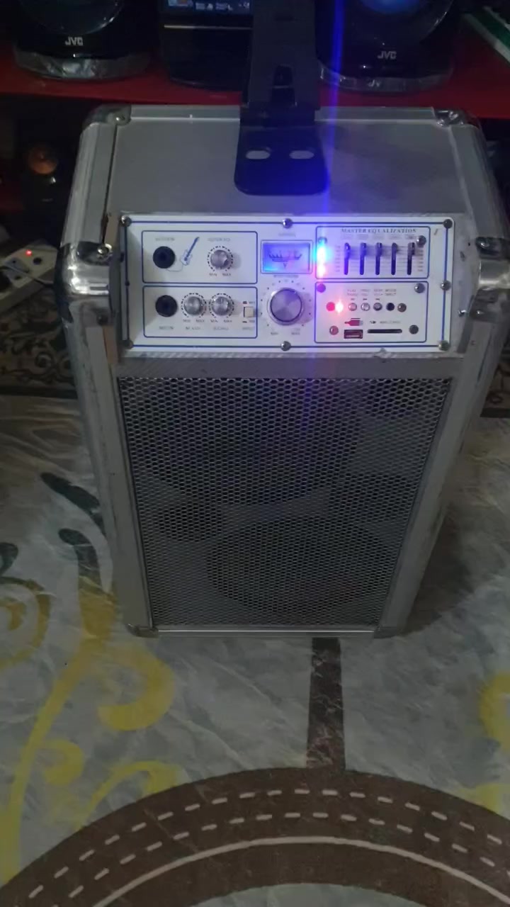 دي جي بلوتوث وراديو وفلاش ورام واواكس  موضح بالفديو والصور  السعر ٥٥ الف الحلة ن الاتصال على الخاص او موبايل  ***********  يوجد توصيل
