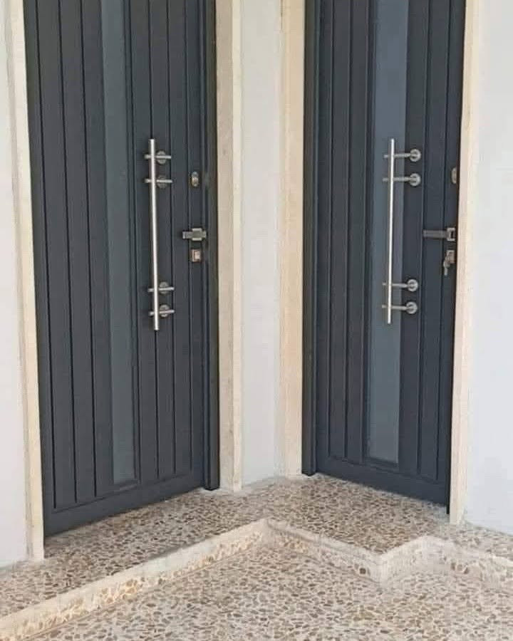 معمل القبله لكافة اعمال حداده بيبان شبابيك محجرات سقايف تغليف واجهات بالكيبون مكاني البصره( القبله ) ***********
***********
