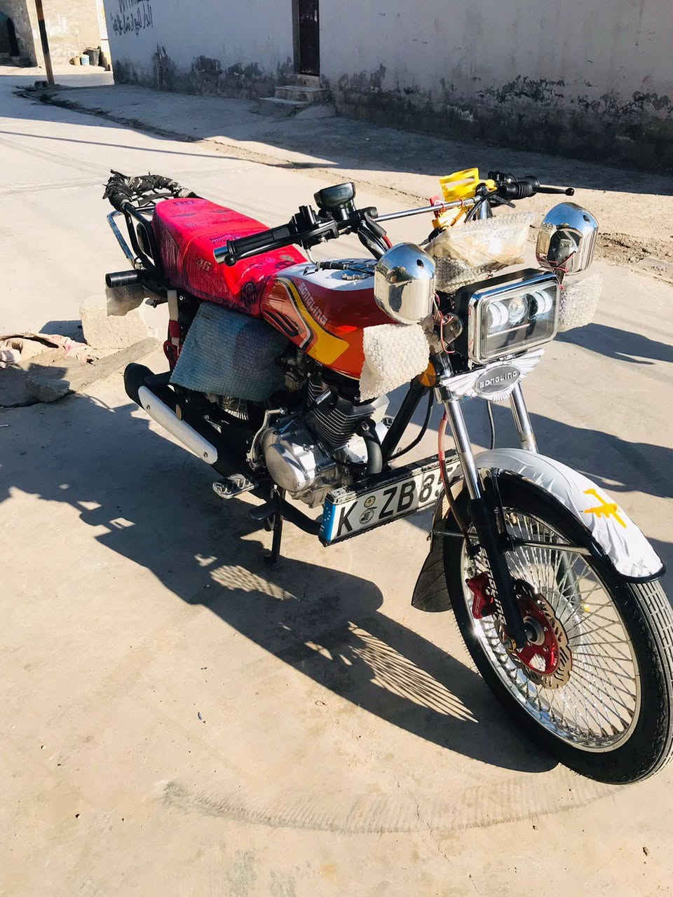 ، السلام عليكم دراجه للبيع موديل 26 دراجه حلوه نشطه اي نقص ما بيها سعرها 750 وبيها مجال اوراق اصولي شرط الترقيم مقفوله من البرغي ***********
