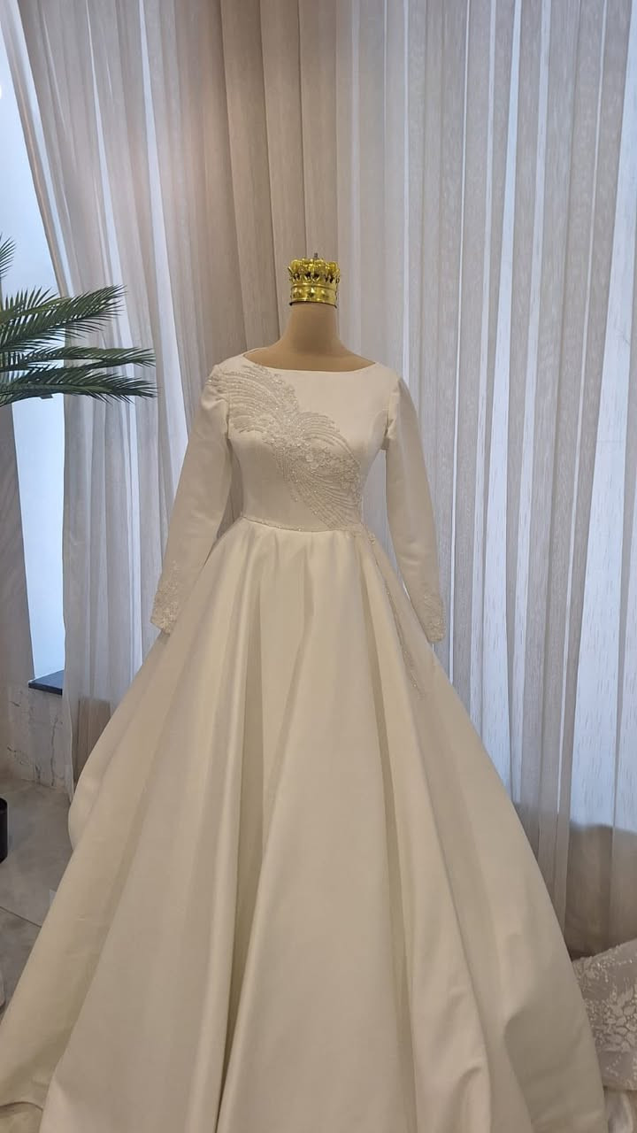 للبيع بسعر 350 الف
3 فساتين  اعراس مع المليكانات والطرحه والاكسسوارات وحده من البدلات  جديده بالليبل والباقيات استعمال قليل اخذتهن قبل فتره قصيره وما اجرتهن  من ازياء احمد البديري 
الفستان البيجي هذا استعمال مره وحده  سعره 100 الف 
العنوان /بغداد/شارع فلسطين
السعر بي مجال للشراي


**إذا كنت صاحب هذا الإعلان وتريد حذفه لأي سبب، رجاءا أرسل رسالة إلى الدعم الفني**