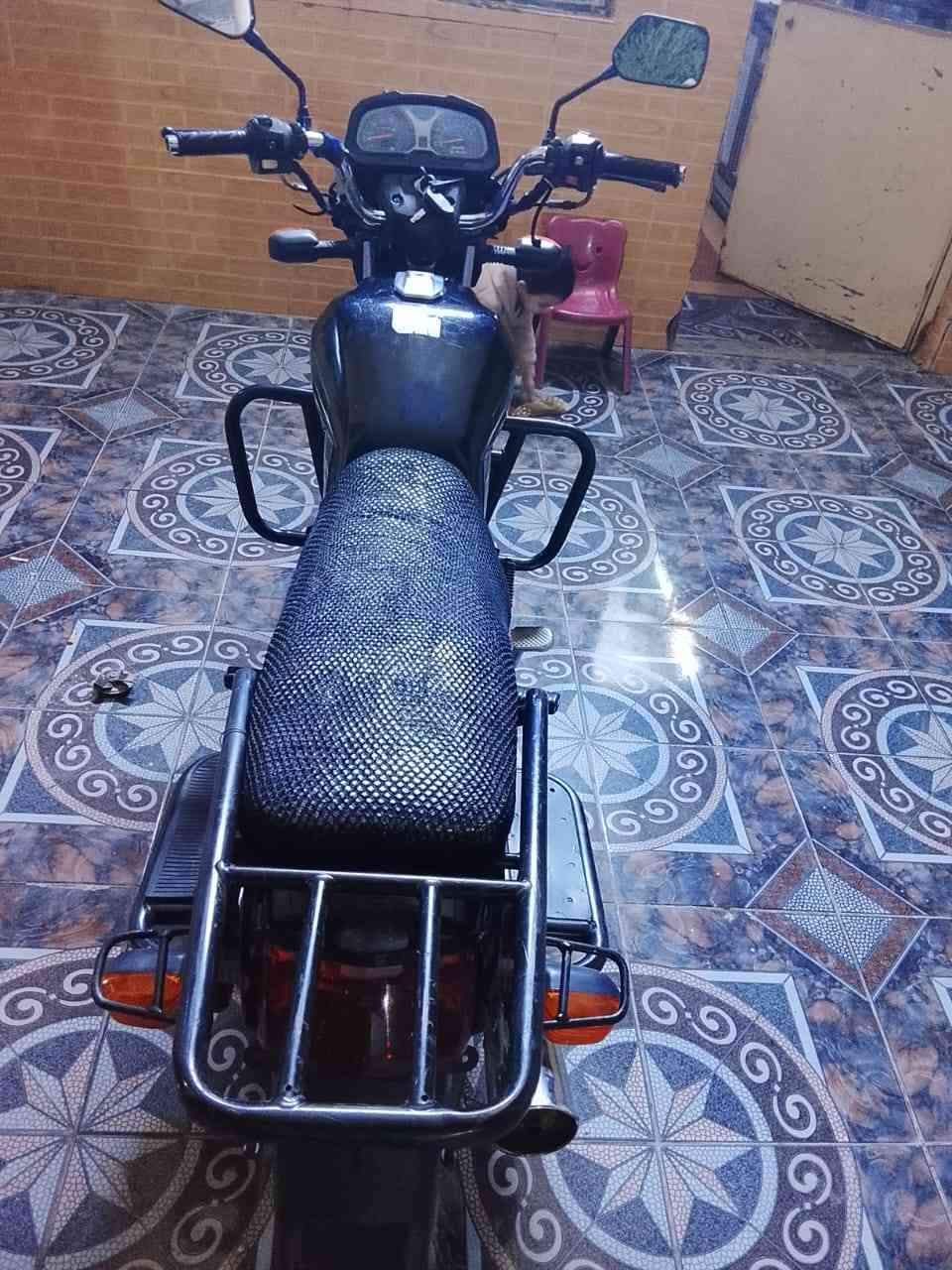 دراجه هاوجي للبيع السعر  900 بيه مجال جديده كهربائيات كله شغاله مكفوله من  كلشي موديل 22 ويا منافيس عنواني الرمادي حي ضباط للاستفسار على رقم  ***********
