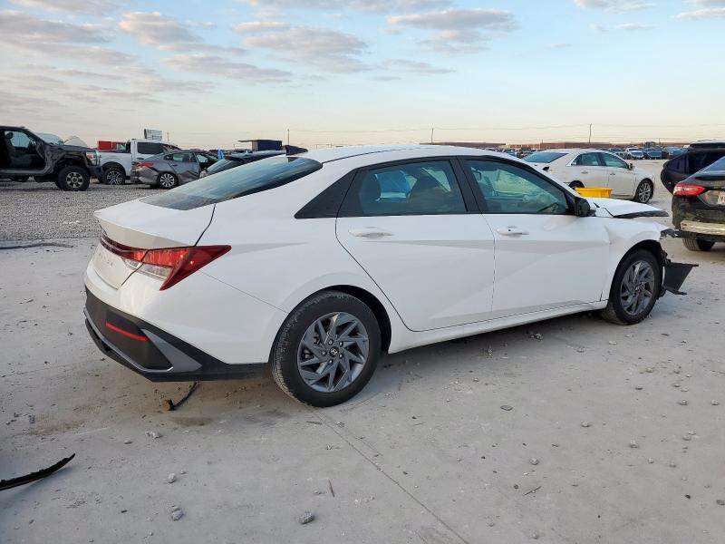 النترا 2024 
المسافة المقطوعة 18،464 mi

بصمة، دخول ذكي، ويل كب، كاميرا، رادار 360 ، شاشة ديجيتال،
مقاعد مخمل، والمزيد من اضافات هونداي..

الحادث موضح بالصور ايرباك ستيرن ودشبول 
السعر في المنطقة الحرة 115 بدون تصليح 
125 مصلح جاهز 
بالامكان دخول السيارة على كتاب ذوي الشهداء 

***********
