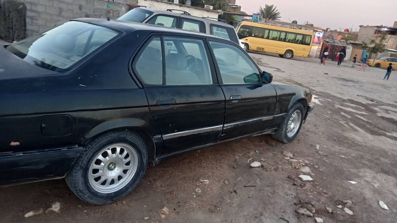 السلام عليكم 
البيع ومروس 
735 مفتوح 
موديل 89
العنوان بغداد الزعفرانيه 
السعر 32 
***********
