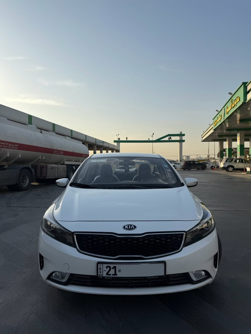 السلام عليكم
للبيع كيا سيراتو ( 2017 ) خليجي ( ماشية 83 ) الشركة الدولية كفاله عامة بدون صبغ حته الدعاميات سبير مانازل رقم شمالي سنوية جديدة رقم دولي جديد تريد تحويل وكالة حاضر 
مواصفاتها 
تحكمات ستيرن
اشاير مري
كشاف ضباب 
لايت كهربائي 
سيارة جديدة بوضع الشركة بدون نقص جاهزة محرك كير صدر دبل تايرات تبريد كلة بوضع الشركة ومكفول 
ملاحضة ( السيارة مكفولة وبوضع الشركة ) 
مكاني بغداد 
السعر 136 
***********
