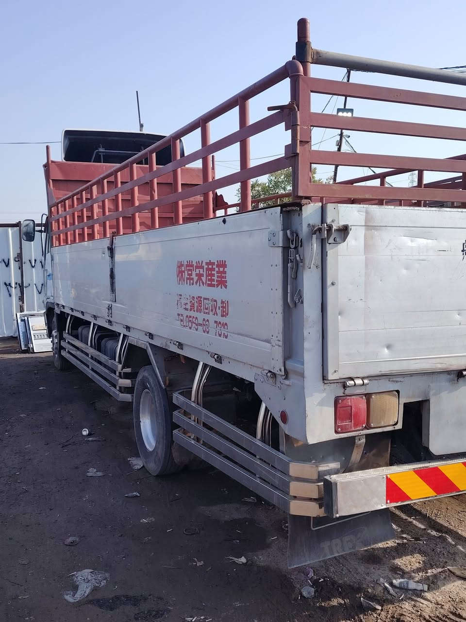 السلام عليكم هينو طيره موديل ٩١ مكينه حاويه سته وربع بلادي سنويه جديده رقم بغداد بأسمي السعر ٢٢٥ وبيهة مجال للاتصال ***********
