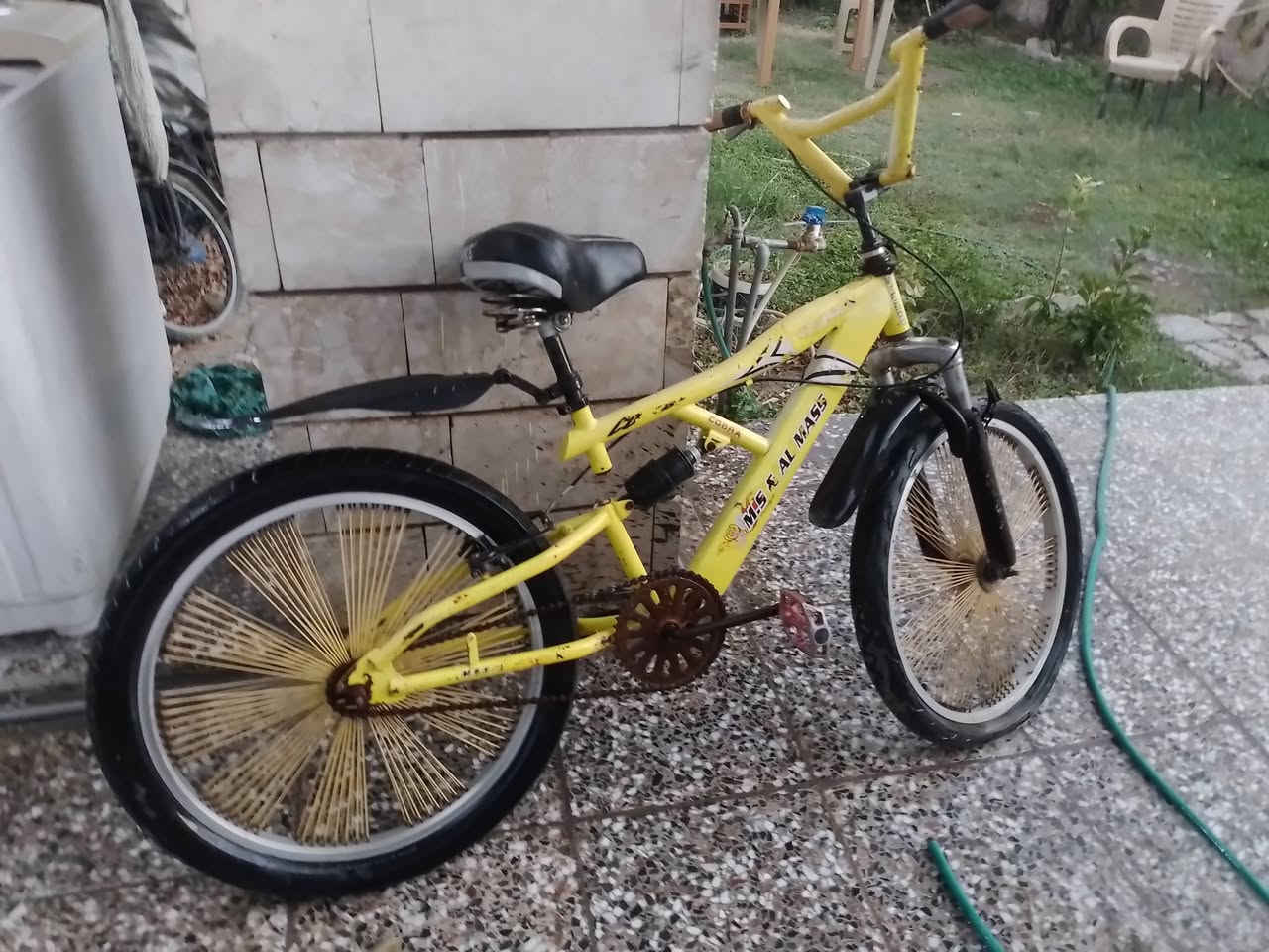 سلام عليكم بايسكل BMX اصفر حجم ٢٤ للبيع  نضيف بس نفخ دايرات بريك خلفي السعر ٧٥ وبي مجال

مكاني بغداد السيديه 
واتساب  *********** او خاص
