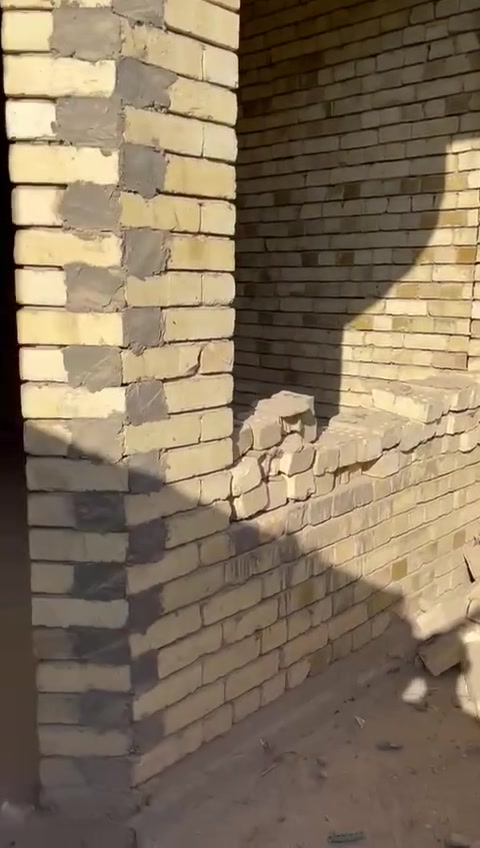 السلام عليكم
هيـكل للبيـع مبني مثل ما موضح بـلفيديو 
📍موقعه / رئاسه العبيدي شارع 20 
زراعي سند 25 
السعر/70 وبي مجال 
للاتصال واتساب  ***********
