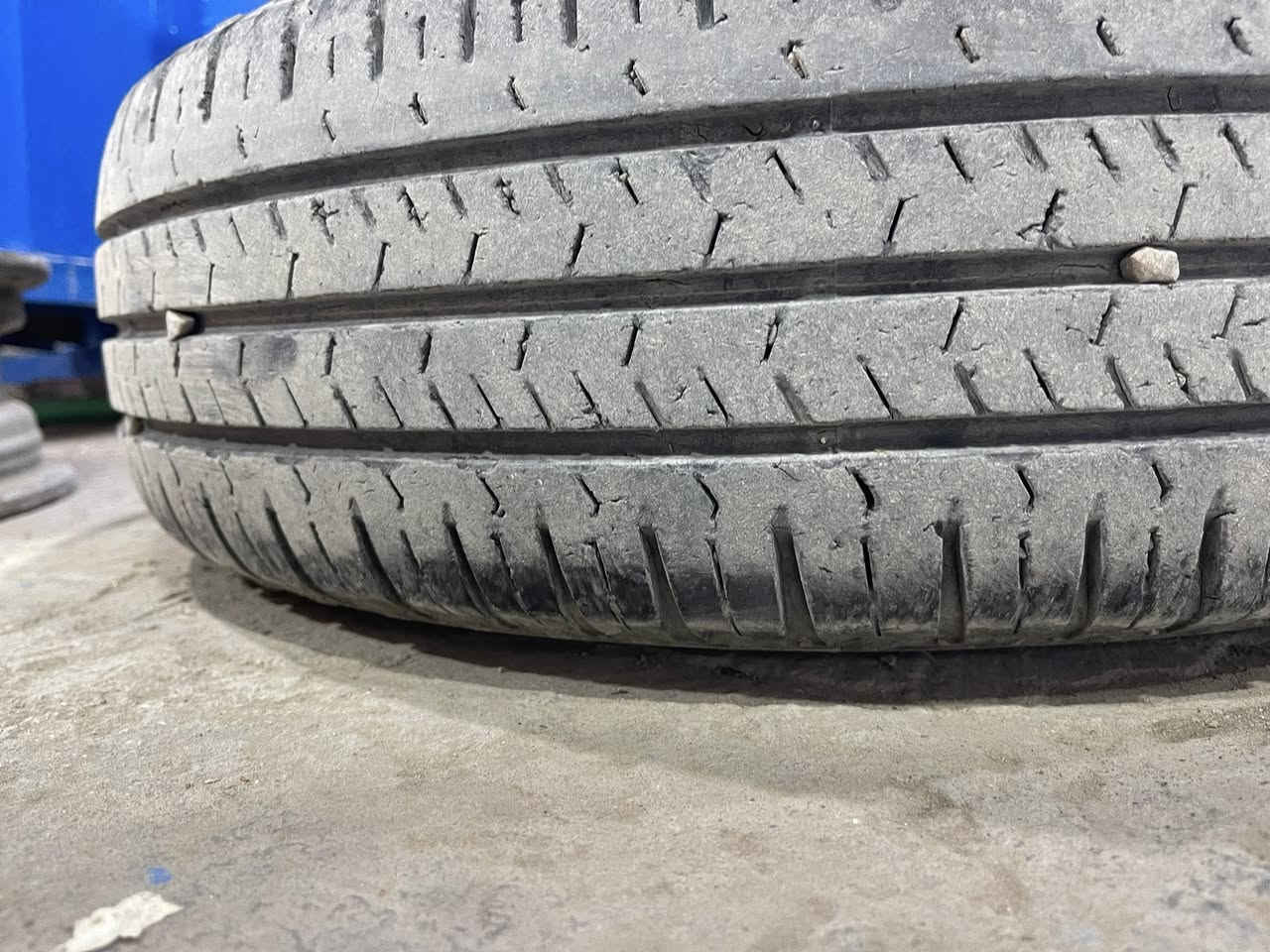 السلام عليكم زوج اطارات كوري 159   14  B***********
