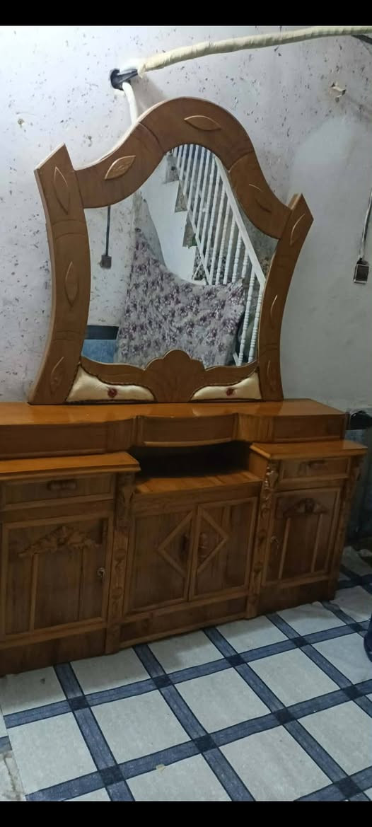 سلام عليكم 
غراض مستعمله لبيع كله جديد مثل ما واظح بصوره 
الاستفسار ***********
