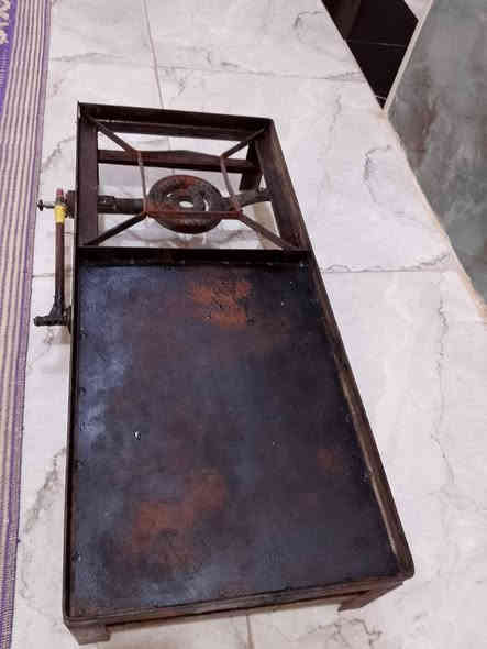 غراض للبيع العنوان نجف شارع المطار ***********
