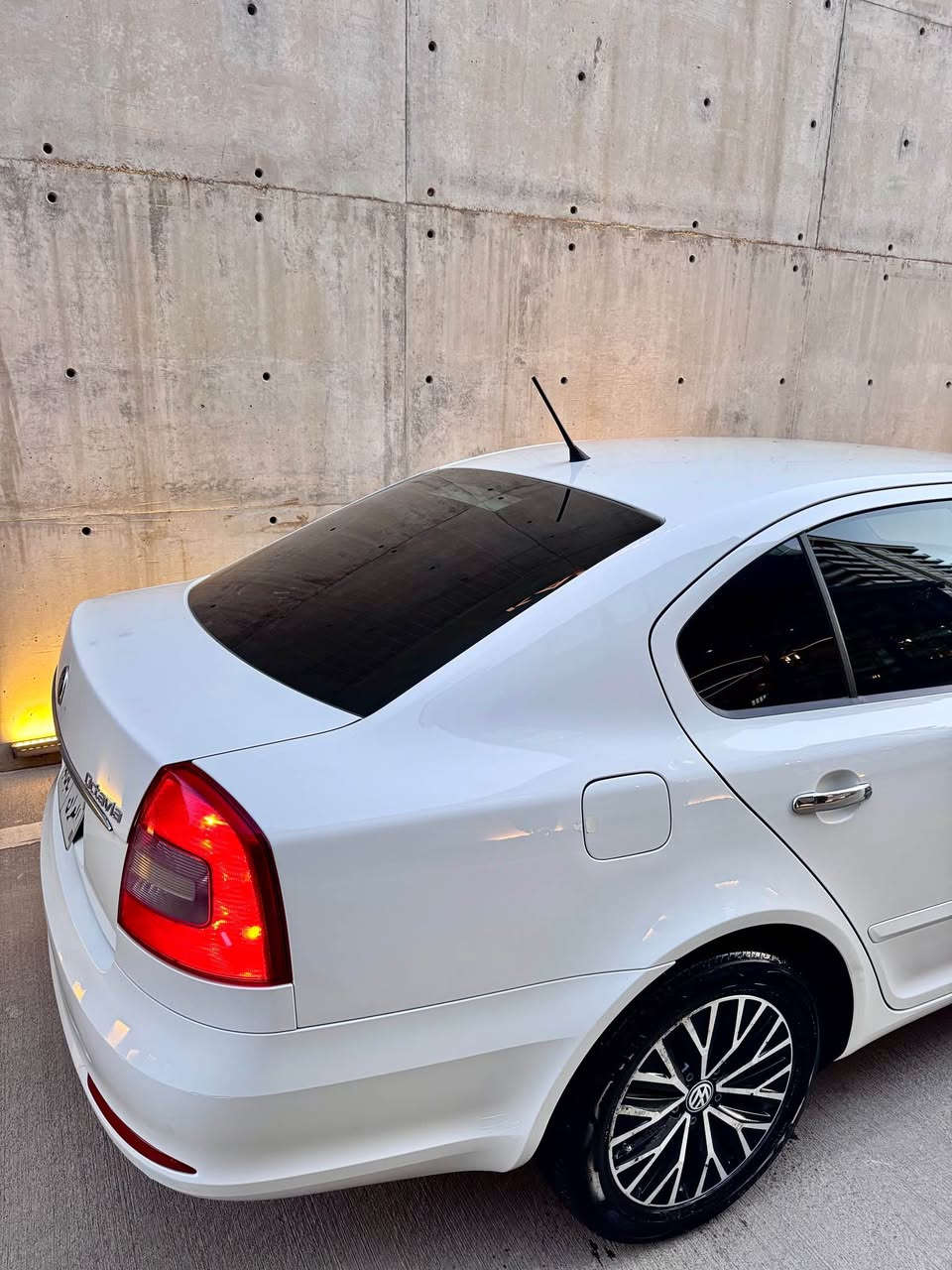 skoda octavia  2013  
گێڕ عادی 
مەکینە.  16  بیلاد 
گێڕ و مەکینەی بەشەرت 
تەحویل و غرامەی بەشەرت 
بێ بۆیاخ  
تەنها یەک پەڵە ساردی هەیە 
سەیارەکە زۆر تازەیە هەموو گیانی بەشەرت 
نرخ :  $93  گەڵا  💵💵
شوێن : سلێمانی 
ژم: *********** السليمانية, العراق
