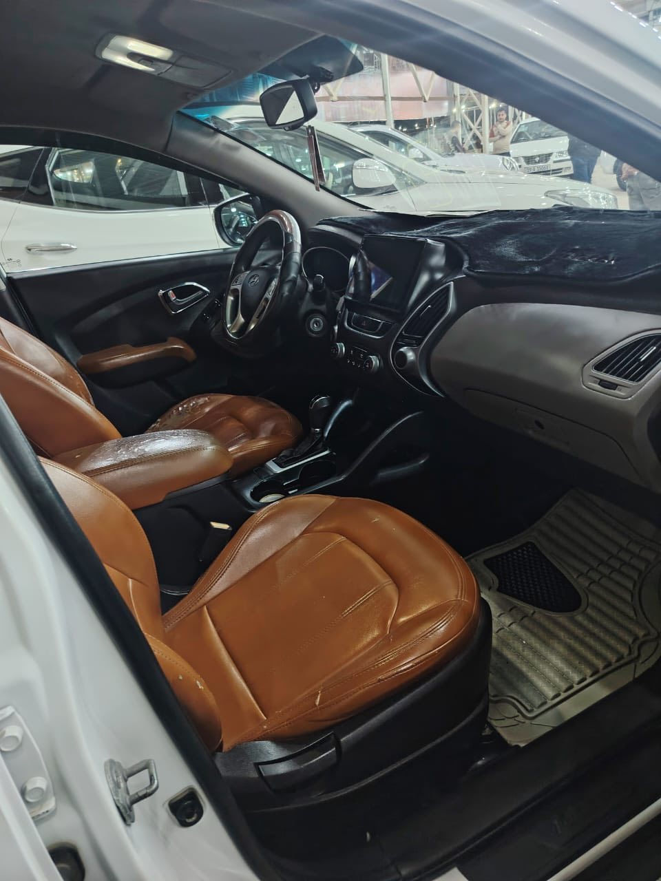 توسان موديل ٢٠١٤شكل ١٥للبيع اومراوس حسب القناعه مكفوله من ضربة وتبديل والفتح فقط الي بجنطه سونار داخل المنشور مكينه كير حداديه جاهزات تبريد تخم تاير جدد رقم نجف نكليزي تحويل شوكت ميعجبك سيارة بسمنه السعر ١٥٢بيه مجال بسيط مكان سيارة نجف الاستفسار اتصل ع الرقم ‭٠٧٨٦ ٩٢٢ ٤٦٢٧‬
