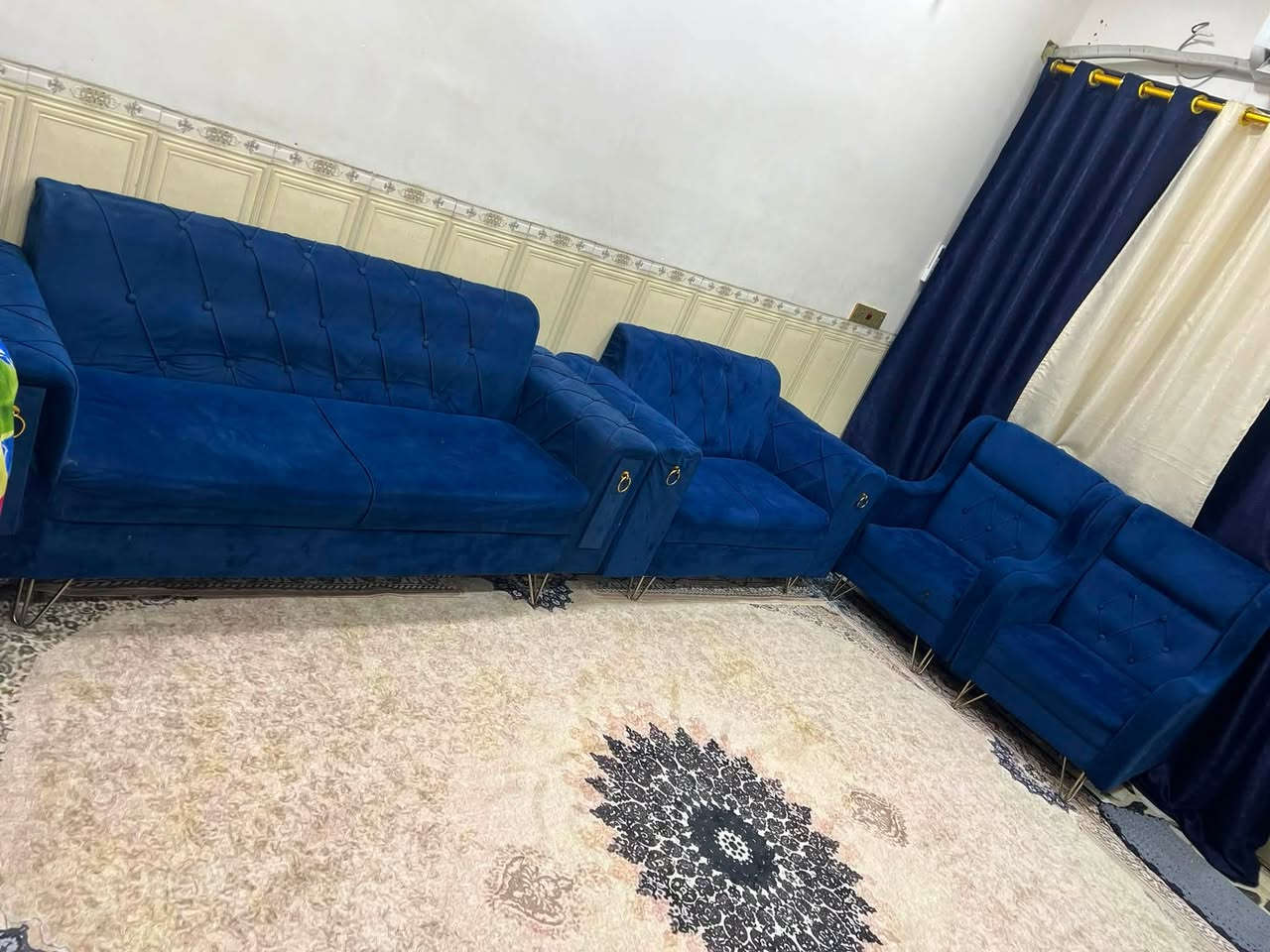 تخم للبيع بسعر مناسب جداً سبب نتقال غير مكان 
بلااااش ب350 الف قفل 
تخم ١٢ مقعد عله فكرة جبير بشكل نضيف 
مكان بغداد العبيدي 
*********** شراي مايتعب تعال بلعافية عليك
