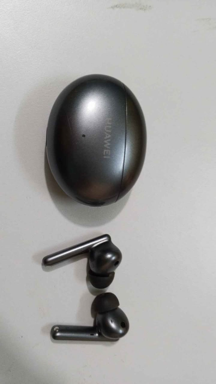 Huawei Freebuds 4i 
هیچ کێشەیەکی نییە
زۆر کەم ئیشپێکراوە
لابردنی ژاوەژاو 
فول کوالیتی 
پاتریەکی زۆر بەهێز 
دەنگی زۆر ساف
Whatsapp: *********** أربيل, العراق
