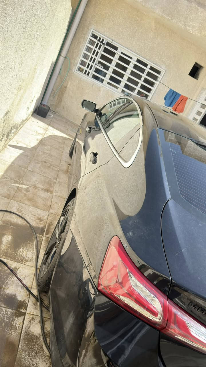 سلام وعليكم ماليبو2024  ماشيه25 ميل وارد امريكي فقط بنيد صبغ  حره مشروع وطني ( السعر 145 ورقه)
***********
