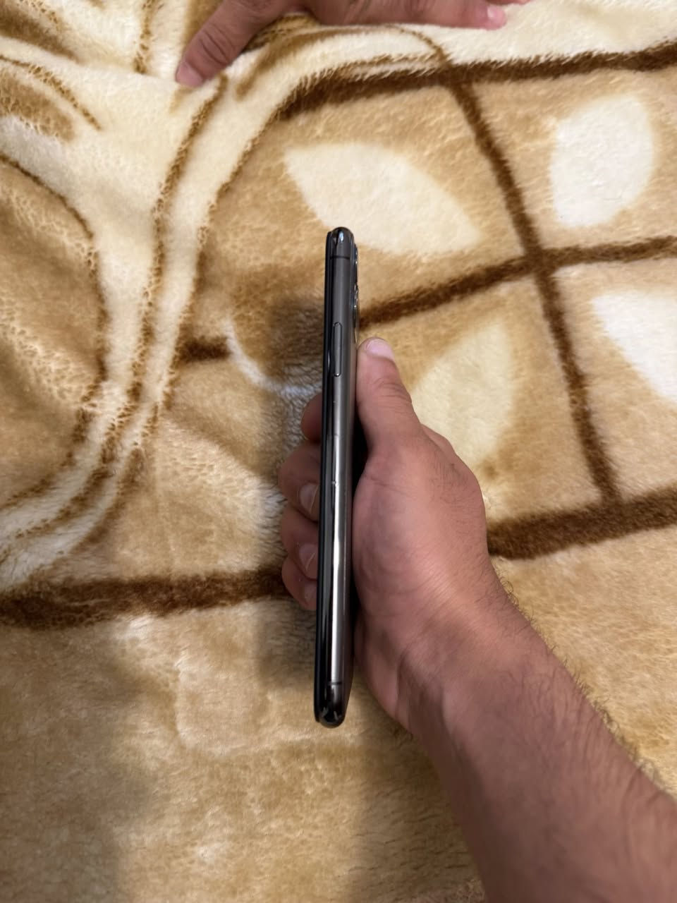 السلام عليكم اخوان 🤝
ايفون 11 برو ماكس 256gb

لون زيتوني 🫒

بطاريه 89‎%‎ خدمه (ممبدله)🔋

الجهاز نضافه 100‎%‎ ✅

مشاكل الجهاز مبدل شاشه فقط و فيس ايدي واكف ❌

جهاز كلش نضيف و حلو كامرات عالميه تصوير يخبل فرمت حدث الجهاز كلشي بي شغال و قطعه حيل نضيفه و اخر تحديث بطاريته حيل عاليه بالنسبه العمر الجهاز و نضافته كلش نضيف ✅

سعر الجهاز 240💵

مكاني بغداد الدوره 📍

للستفسار اكثر خاص او اتصل على الرقم

***********
