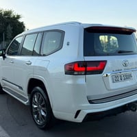 لاندكروزر GXR • ٢٠٢٣ • ماشي ٧٠ ألف