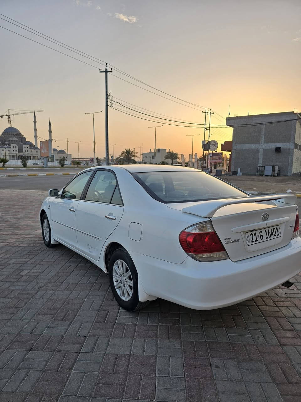 السلام عليكم ورحمه الله وبركاته
تحيه طيبه للجميع 
كامري خليجي XLi 
موديل 2005
السياره بعده عل بلاد 
محرك كير صدر تخم تاير نوزلات جدد كله كفاله 
بيع فقط بدون مراوس وعده اتصال بدون خاص
بيه الهلال جاملغ الايمن 
ويم قبق البانزين رش بصيط بدون دواخل 
السياره كل دواخله بلاديه 
السعر ١١٣
العنوان فلوجه 
للاستفسار 
***********
