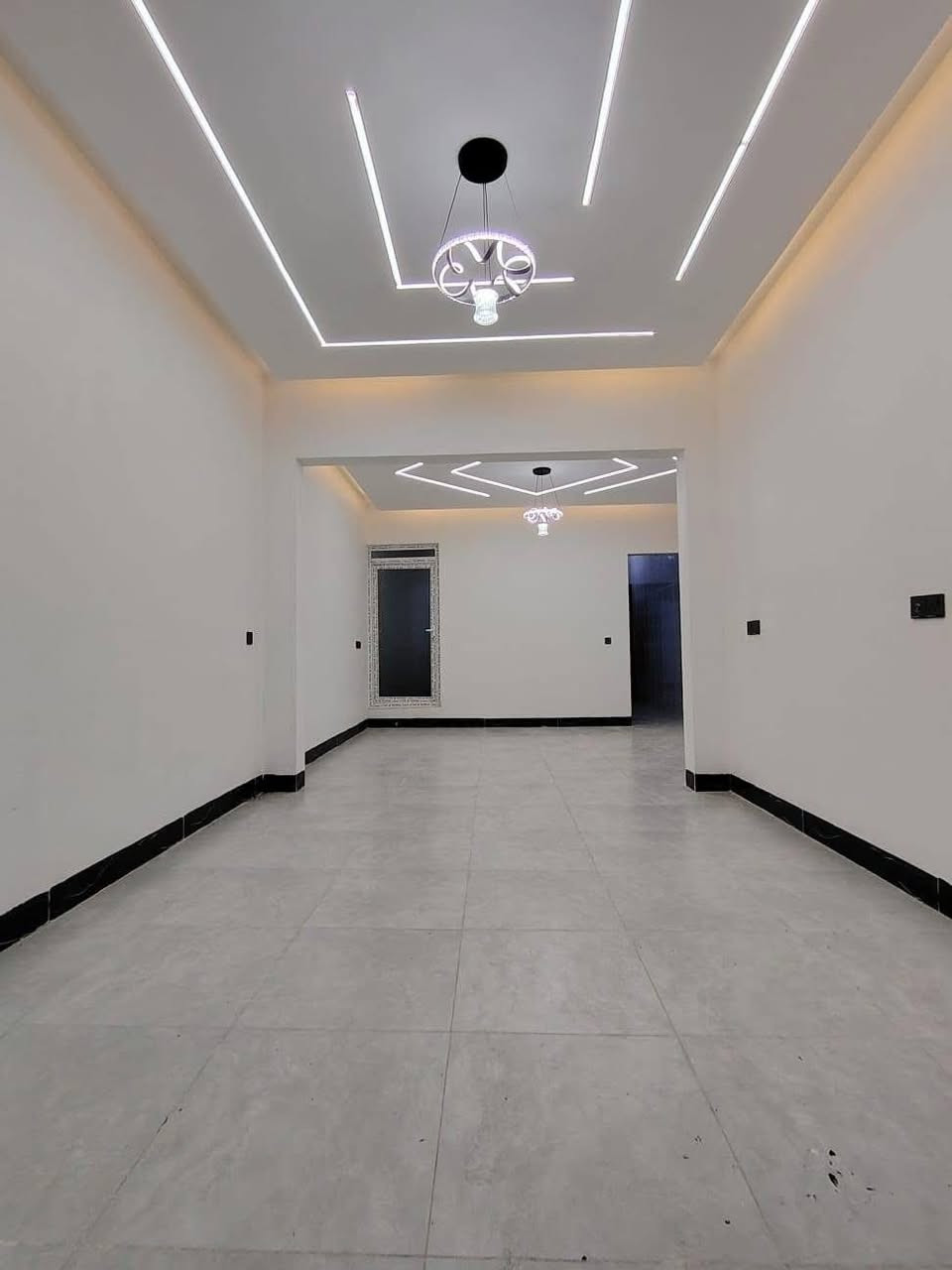 ⚜️مكتب البلديات للعقار⚜️

للبيع دار سكني سند طابو في حي السماح 
قرب مدرسة سما الحدباء
المساحة ١٠٠م طابقين كامل مع بيتونة
ط١ غرفة نوم وهول واستقبال ومطبخ وصحيات 
ط٢ غرفتين نوم وهول وصحيات وبيتونة كبيرة
السعر ١١٥ مليون
للإستفسار الإتصال☎️ *********** ☎️ ***********
عنوان المكتب / الموصل حي المشراق فرع مطعم طماطة2
