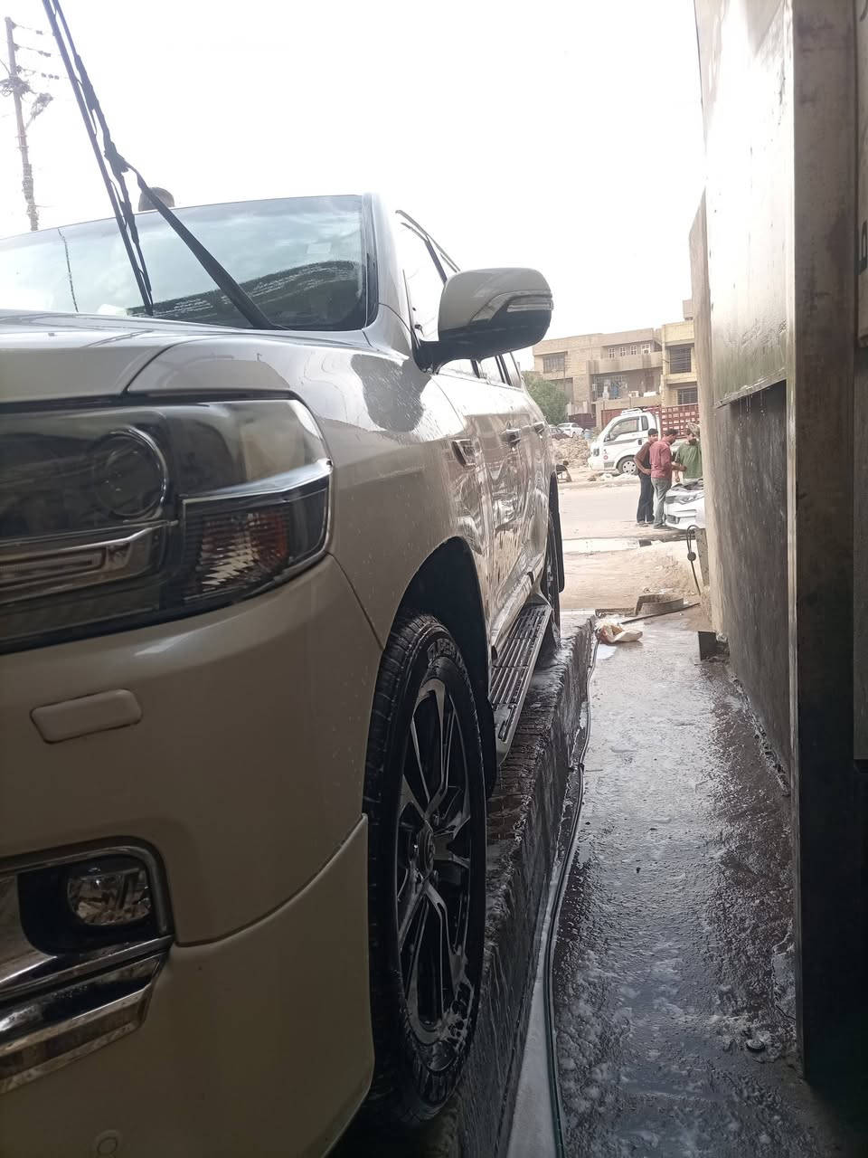 قسلام عليكم لاندي كروز مديل 21سياره جديده ماشيه 84 فول مواصفات سياره بكانه البلديات ***********
