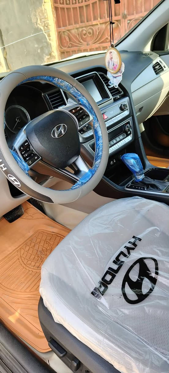 تحيه طيبه 
سوناتا وارد امريكي موديل 2019 
قادسيه معوقين باقي 3 اشهر و تصير حره  المعوق ولد شاب حاضر للوكاله والتحويل 
السياره كفاله عامه عدا البنيد تبديل  والباقي ع السونار 
مواصفات Fe
شاشه عريضه 
كامرا 
تحكمات جهتين
السياره ماشيه 60 
سعرها 142 وبيه مجال للشراي  مكان السياره ديوانيه مركز المدينة 
غير متواجد فيس بوك 
للاستفسار 
***********
