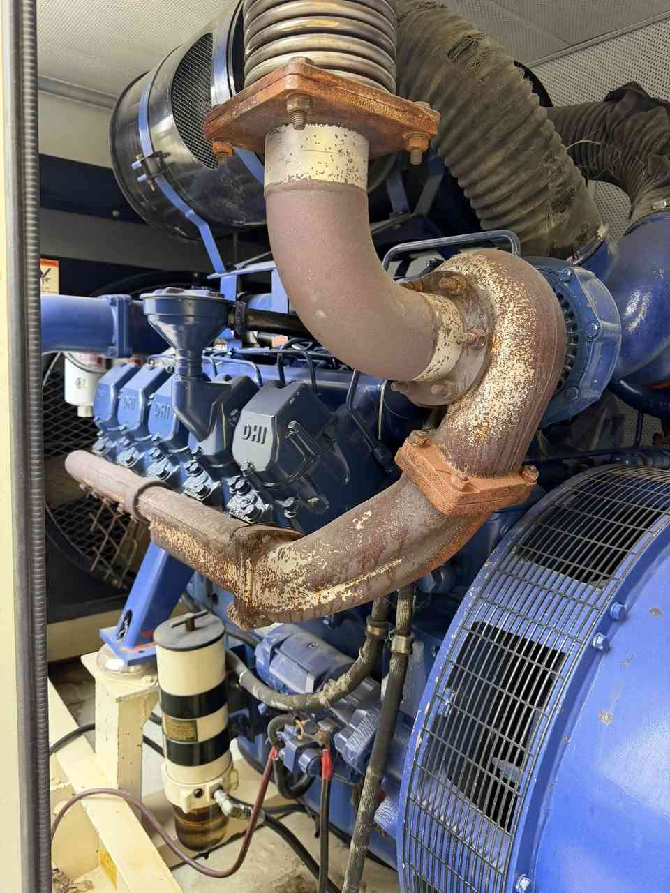 #مولدات 
دايو 10 سلندر كاتم جديد اخو زيرو مشتغل شي قليل 
نضافه90%شرط الشغل كفاله عامه من تبخير وتنقيص
حمل 1200 أمبير 

📍التوليد 500 kva
📍السعر خاص او اتصال بالرقم التالي 

العنوان أربيل الصناعه الجنوبيه 
للاستفسار اتصال + واتساب (***********)يوجد توصيل لجميع المحافظات
