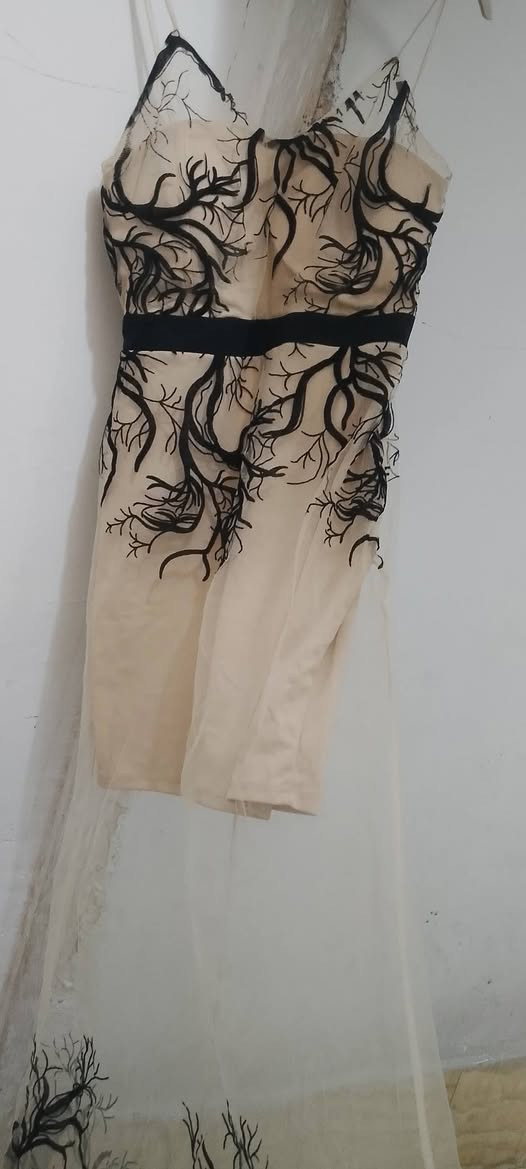 السلام عليكم
هذه بدلاتي كل وحده لابسته ساعتين لبسه وحده صدقا 
البدله البنفسجيه ماخذته 95 رايدته 40
و البدله البيجي و الاسود ماخذته 50 بيه شخطات و مباشره عليهن أريده هسه 20
و هذا ثوب العقد ماخذته 50رايدته 25
يلبسن قياس 40
يعني وزن الحد 58


**إذا كنت صاحب هذا الإعلان وتريد حذفه لأي سبب، رجاءا أرسل رسالة إلى الدعم الفني**