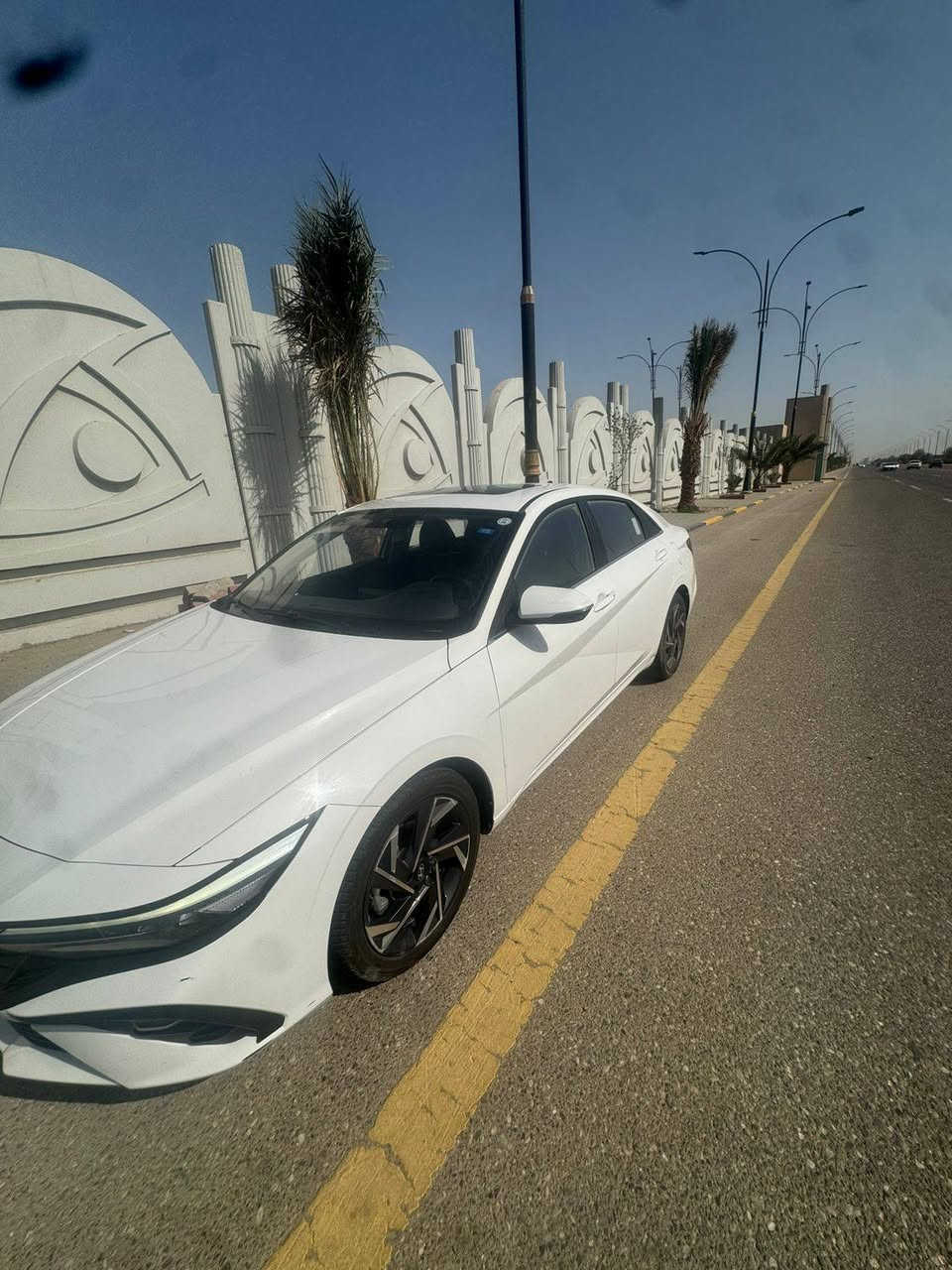 السلام وعليكم رمضان كريم اللنترا تجميع صيني 2024 سياره جاهزه ومكفوله من ضربه وصبغ فقط شخط بسيط باب العبري موضح بالصوره السياره ماشيه69
سعر 132 عنوان البصره الزبير.    ***********
