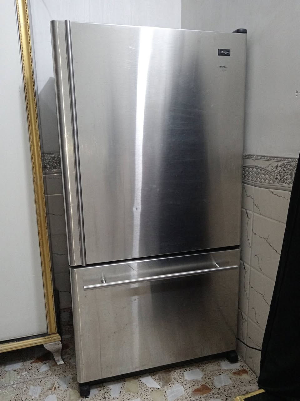 السلام عليكم ورحمة الله وبركاته ثلاجه امريكيه باب اول نضيفه المكان المشتل شارع الجامع واذا تبديل بثلاجه صغيره اكون ممنونه سعرها ٣٠٠ شغاله ونضيفه كلش


**إذا كنت صاحب هذا الإعلان وتريد حذفه لأي سبب، رجاءا أرسل رسالة إلى الدعم الفني**