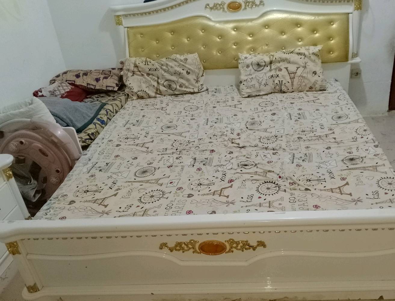سلام عليكم 
غرفه نوم للبيع السعر 300وبي مجال
شراي راسل واتساب 
 العنوان كركوك ***********
