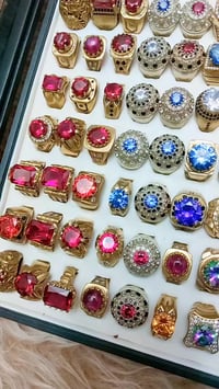 مجوهرات • موزنايت • ياقوت