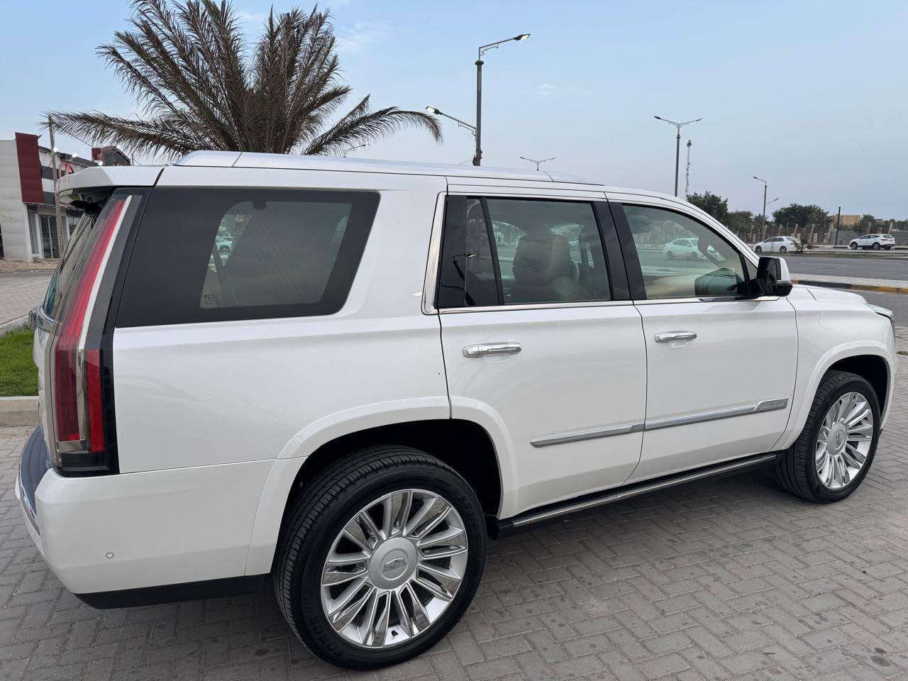 كاديلاك اسكاليد
وكاله منصور
خليجي كفاله عامه 
رقم اربيل
فول مواصفات vip 
ماشيه112الف حقيقي 
جاهزه بدون نقص
مكان سياره بصره
سعر390 ورقه 
*********** البصرة, العراق
