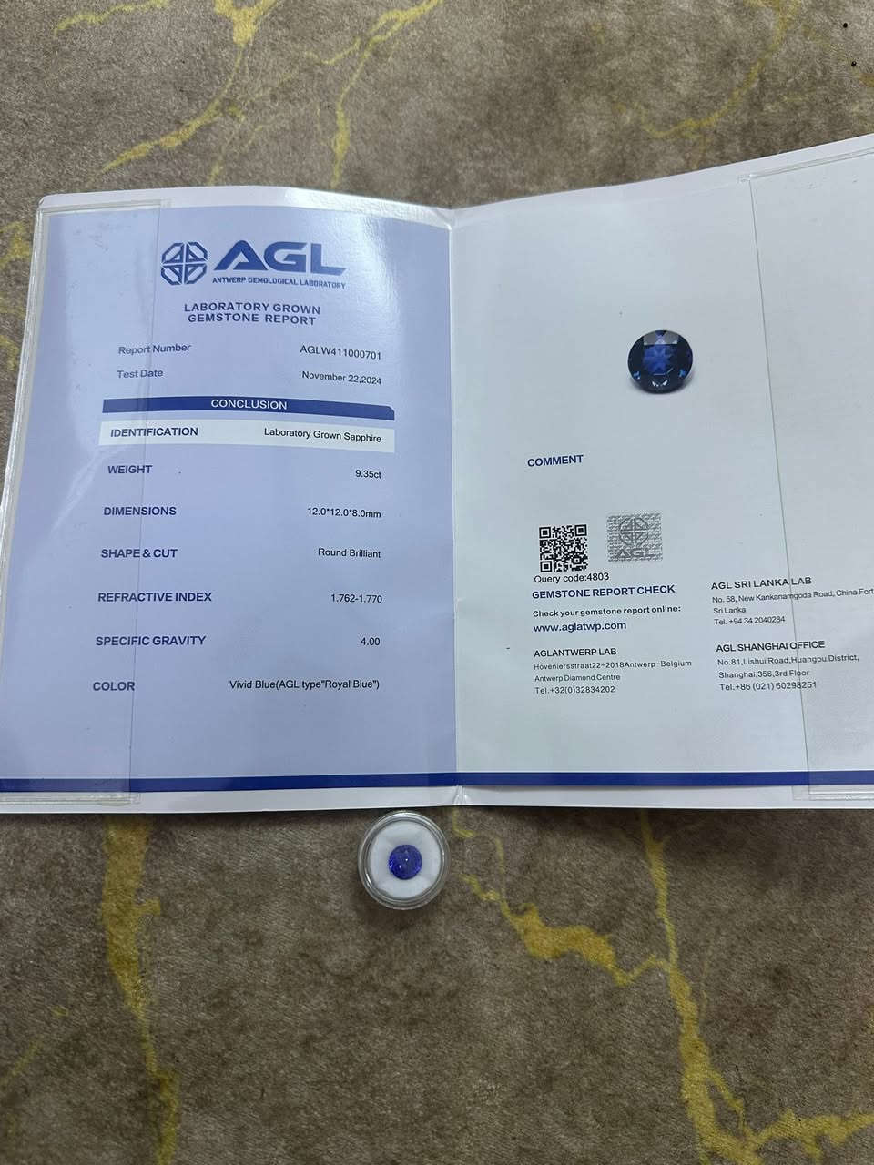 لحجر يشبه إلى حد كبير الياقوت الأزرق الطبيعي (Ceylon Sapphire)، ويتميز بلونه الأزرق الملكي العميق وقطعه الدائري.النوع واللون: غالبًا ما يكون هذا النوع من الياقوت أزرق اللون ذو كثافة عالية، ويشيع استخدامه في المجوهرات الفاخرة.المصدر والمعالجة: الأحجار الكريمة ذات اللون الأزرق المكثف غالبًا


**إذا كنت صاحب هذا الإعلان وتريد حذفه لأي سبب، رجاءا أرسل رسالة إلى الدعم الفني**