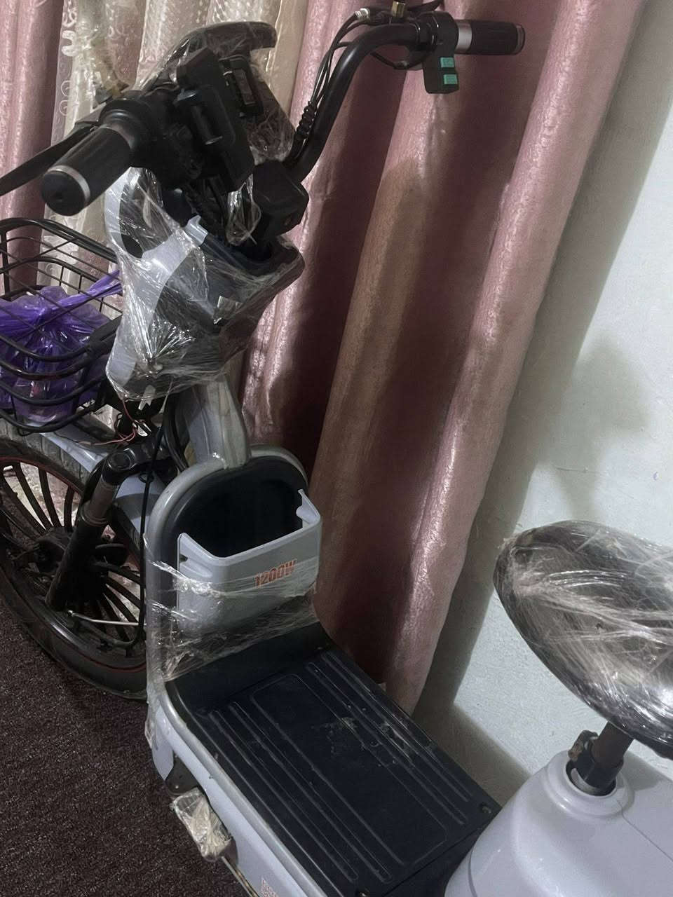 السلام عليكم 
بايسكل شحن للبيع أخو الجديد موديل 25 نضيف مع بطارياته 
يشتغل سويج وبصمه وكارت
*********** مكاني كربلاء
