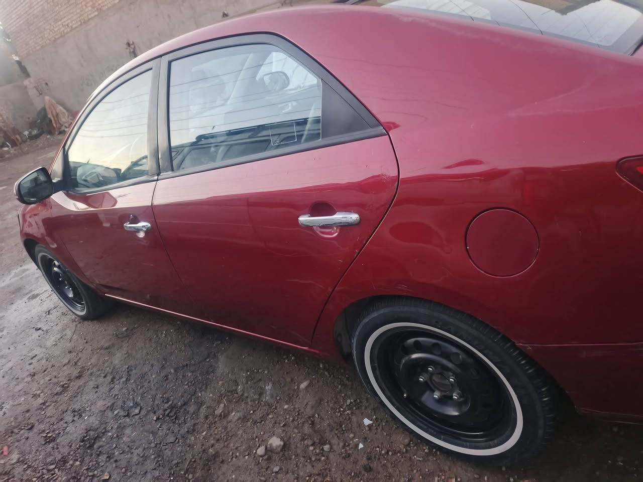 سلام عليكم سيراتو خليجي موديل 11 مكينه 1600 دوش سياره لا ضربه ولا صبغ رقم أربيل أتريد وكاله اتريد تحويل مكينه كير تبريد خير من الله تخم تاير 
الصدر تعبان السياره حلوه وخير من الله المكان بغداد
البياع السعر 82 وبيهه مجال للشراي ***********
