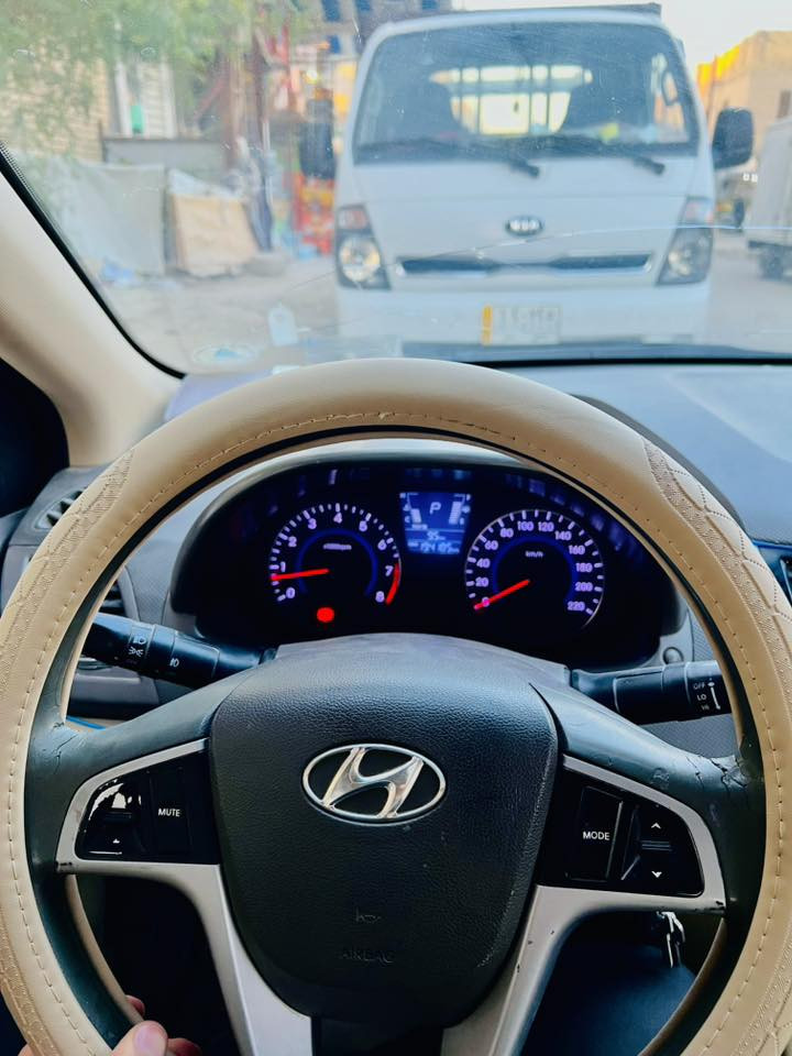 هونداي أكسنت موديل ٢٠١٤ خليجي مكينة ١٦٠٠  دوش المرغوب
حره بأسمي رقم ذي قار الدولي سنوية للـ ٢٠٣٠ 
بيهه رشات صبغ تجميلية
عليها أدامة جديدة كاملة
حدادية أمامية خلفية بحالة ممتازة
تايرات جدد
لايت زنون
سعرها ٩٠ وبيها مجال 
مكانها مركز الناصرية 
***********
