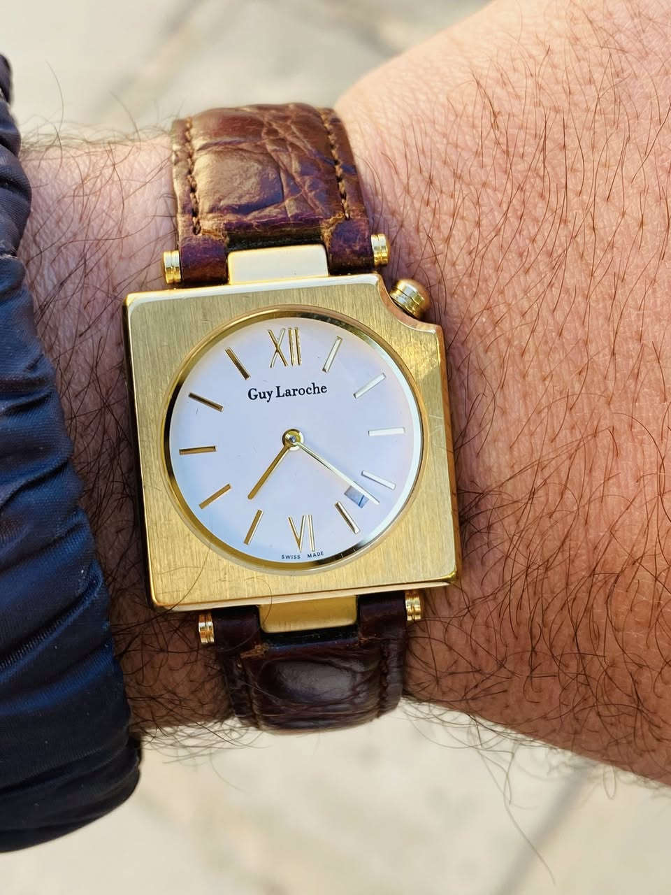 سويسري اصلي
موديل روعة
سير وبك اصلي

شكل مختلف مميز 

الماكنة عاطلة 

٧٠ الف


**إذا كنت صاحب هذا الإعلان وتريد حذفه لأي سبب، رجاءا أرسل رسالة إلى الدعم الفني**