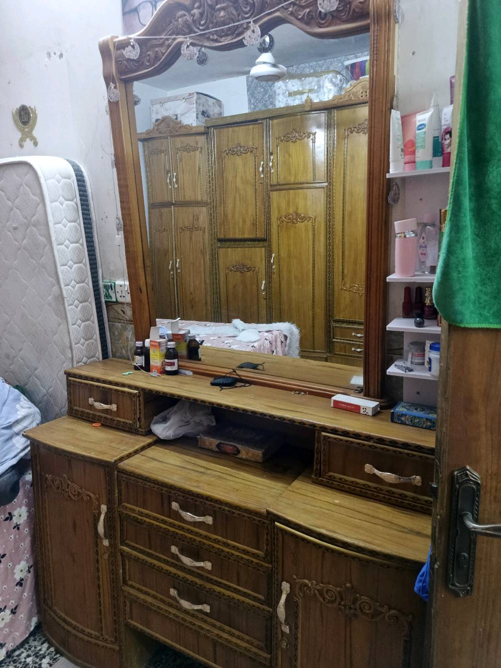 غرفت نوم  للبيع السعر 750 الف