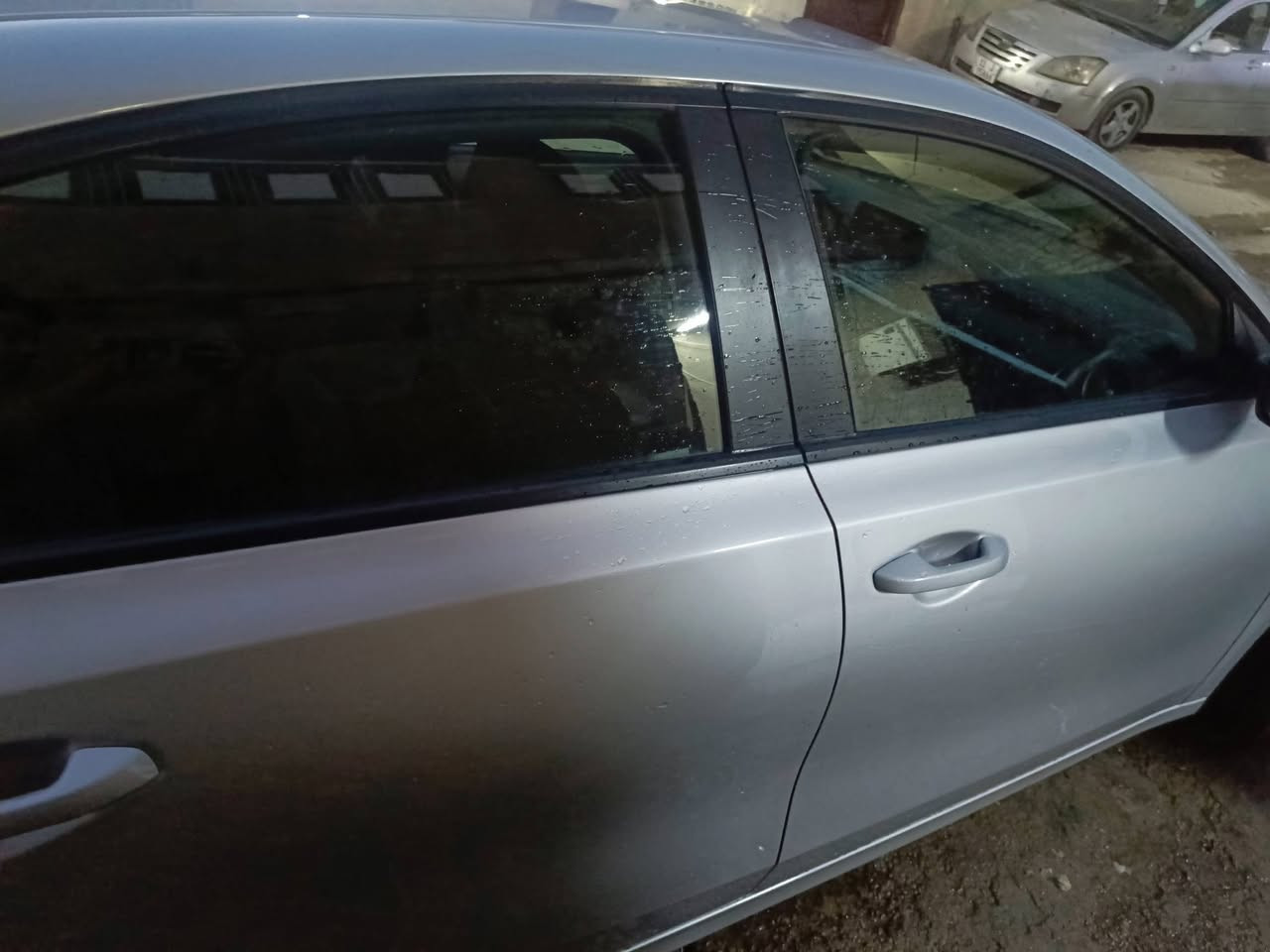 السلام عليكم فورتي 19 كير AT حادثه جاملغ وباب جه السائق السياره حلوه وخير من الله السعر125وبيه طخه خفيفه بالعاميه الخلفيه خفيفه جدأ


**إذا كنت صاحب هذا الإعلان وتريد حذفه لأي سبب، رجاءا أرسل رسالة إلى الدعم الفني**