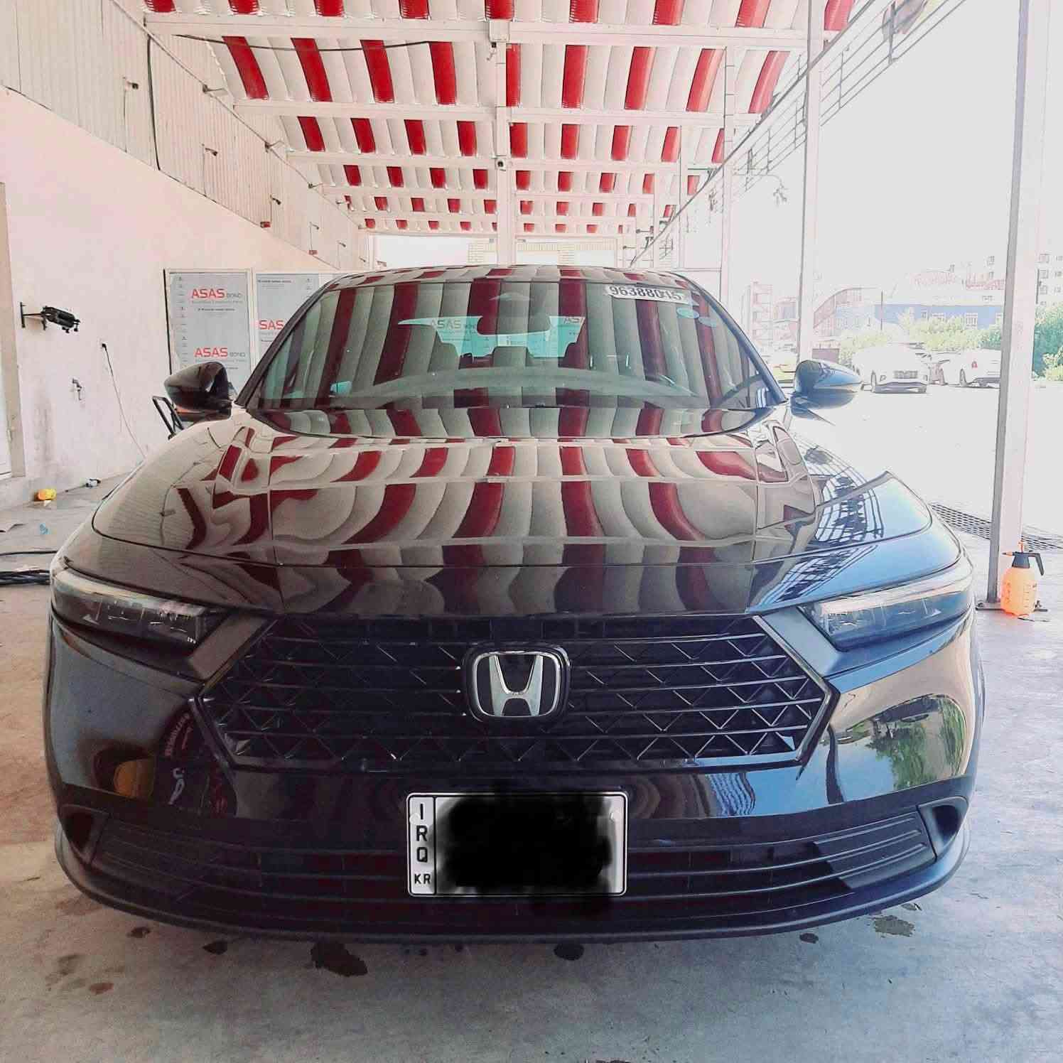 السلام عليكم للبيع Honda Accorda موديل 24.. وارد امريكي  السياره sport كامل موصفات.. مكينه 2000 دوش ..ضرر السياره باب الخلفي وره السايق بي خدش ..او الجاملغ الامامي بي كلير ..ماشيه 100السياره نضيفه بمعنه الكلمه  الاستفسار على ***********
