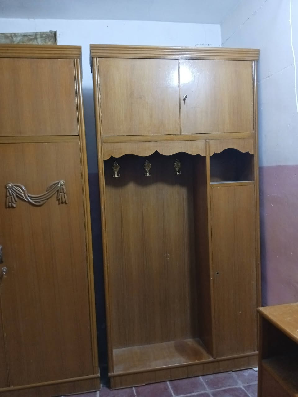 غرفة 6 طابقين صاج وجه وداخل تسگام الولد مستعجل يريد يشيل وما اصير عنده سعره قفل500 .
مكان نجف حي العسكري مدارس ***********
