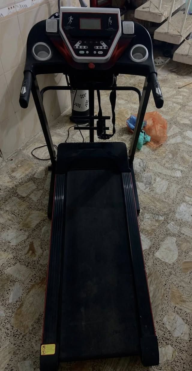 � للبيع جهاز مشي كهربائي (Treadmill) بحالة جيدة جداً
✅ شغال بصورة ممتازة
✅ شاشة عرض للوقت والسرعة والسعرات
✅ مناسب للمشي والرياضة المنزلية
✅ استعمال خفيف وحالة نظيفة

السعر: 400 الف


**إذا كنت صاحب هذا الإعلان وتريد حذفه لأي سبب، رجاءا أرسل رسالة إلى الدعم الفني**