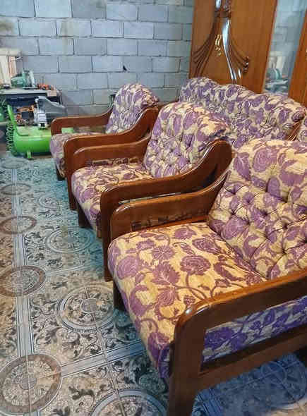 غراض مستعمله نظيفه جدا للبيع كلمن وسعره المراسله خاص او الاتصال ***********مكاني بغداد
