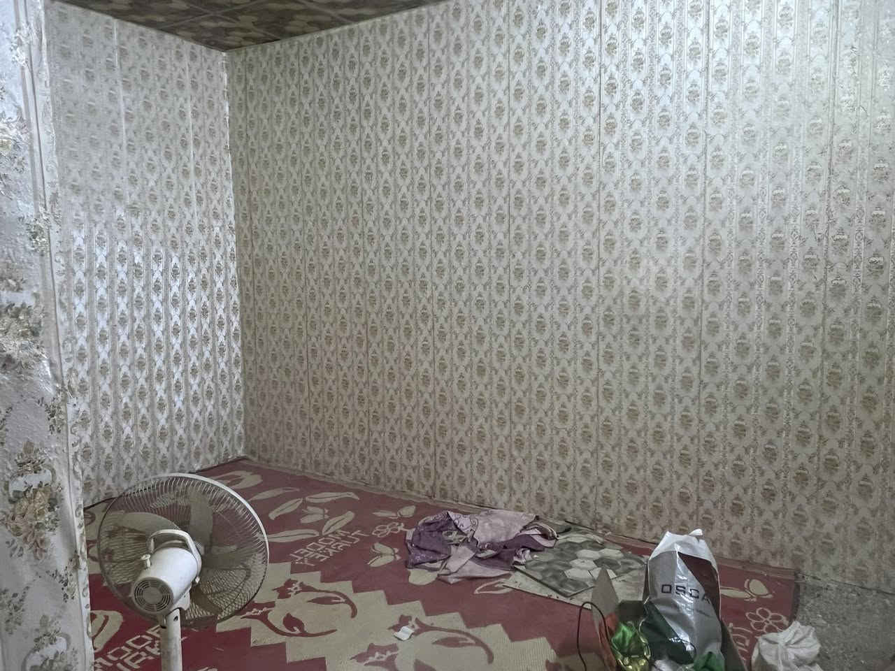 السلام عليكم بيت طابق و نص نظيف ينسكن  للبيع ١٦٨ متر خلف مستشفى الزهراوي الاتصال بصاحب الدار واتساب *********** سعر ٢٠٠
