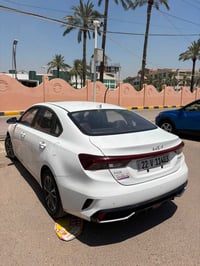 K3   موديل 2024 وارد الصين  رقم اربيل  ماشية 27 الف  بيها رصعة خفيفة ب...