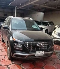 هونداي فينو 2024 ماشيه 13 نظيفه جدا حادث حلو باب وجاملغ فقط بدون دواخل...