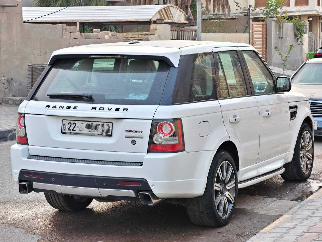 رانج 2011 بدون صبغ وجاهزة تماماً محرك لگزز 8 سلندر تبريدها ممتاز سعرها 145 ورقة . مكانها بالكوت. ***********
