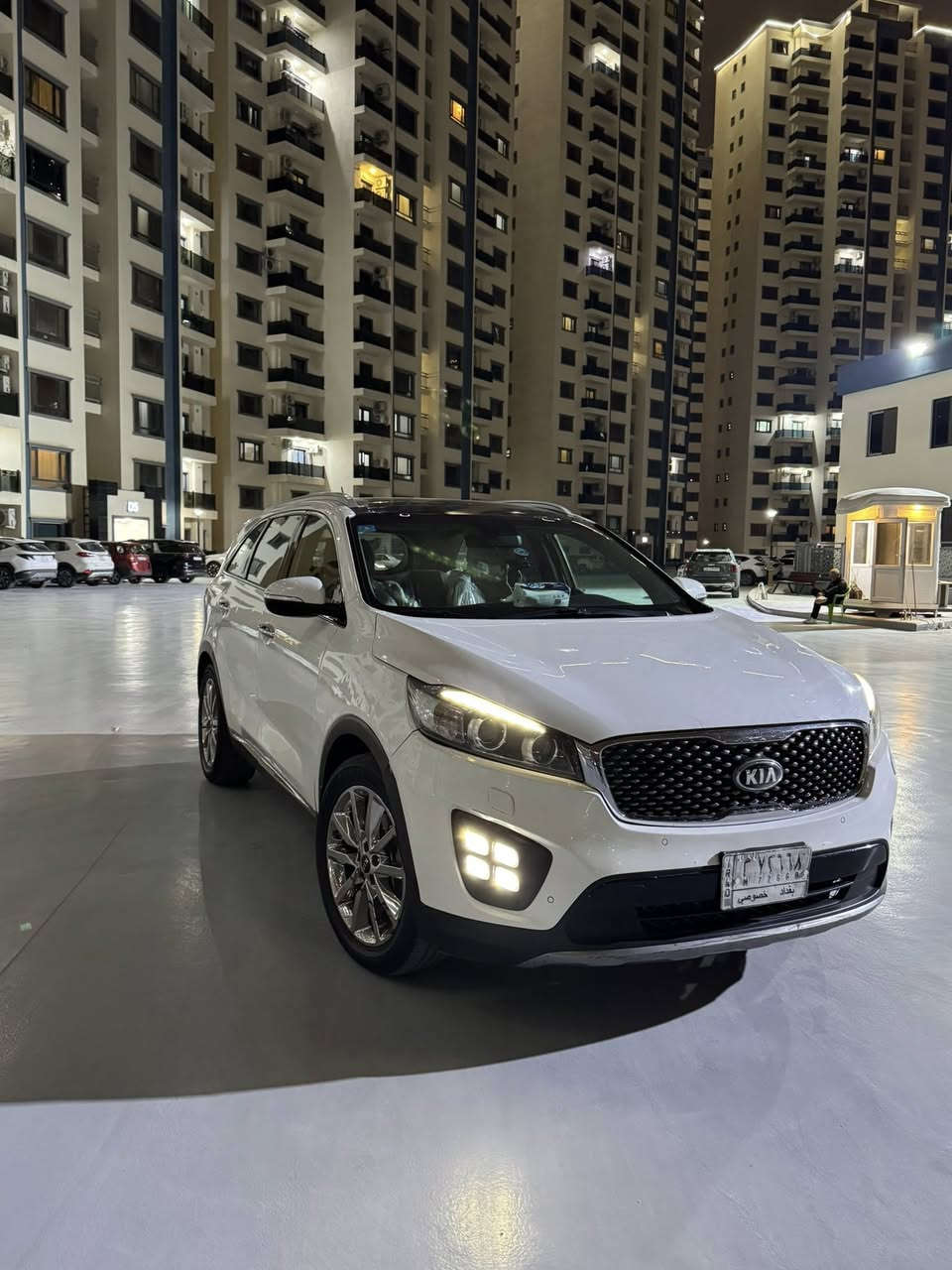 السلام عليكم
سورنتو 2018خليجي ✅✅ 

سياره بيها بارد بسيط بالبنيد والجاملغ الايمن وبيها بخات بجهه السايق اثر شخط 

فول مواصفات عدا الكشنات التبريد 

1-بانوراما 

2-شاشه كبيره 

3-كشنات كهربائي 

4-صندوق كهربائي 

5-سبعه راكب 

6-ثلاث قطع تبريد 

7-عدسه كاميرا 1 خلفيه 

8-رادار امامي 

9-رادار خلفي 

10- 5 ويل كب 

11-مكينه 3600 

12-سايد بريك (رجل) 

13-لد ضوئي 

14-تحكمات ستيرن _درايف مود_سمارت مود_سبورت مود

15-بردات خلفيه بلاد 

16-منفذ شحن لاسلكي 3 

وبعد بيها مواصفات هواي 🔥 

سياره جديده جداً دينار ميحتاج تصرف عليها

كامله من ناحية حداديه وصدر كله جديد ✅ 

 السعر 225ورقه وبيها مجال بسيط جداً 🔥 

السياره بأسمي شخصياً 

مكان السياره بغداد

للأستفسار *********** 📞📞
