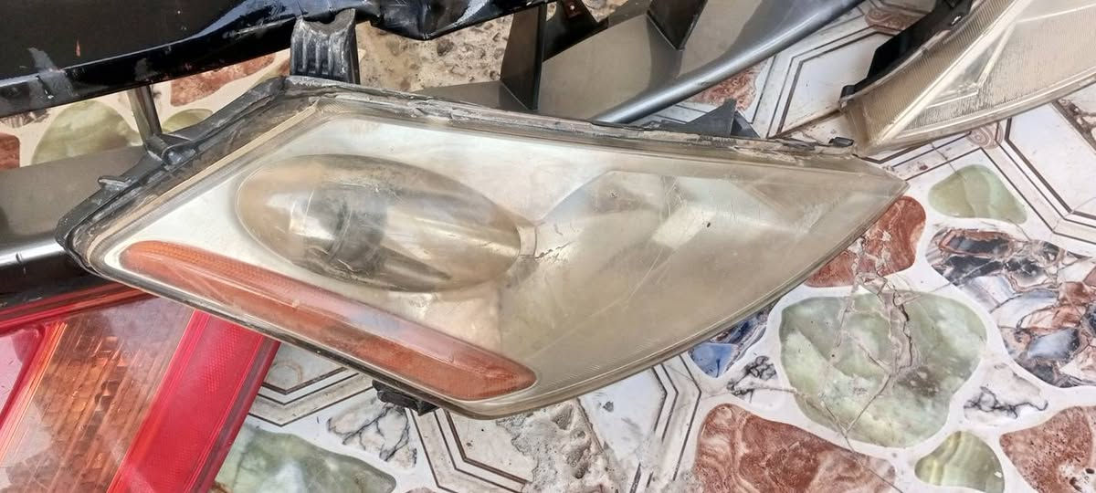 السلام عليكم غراض نيسان مورانو دعاميه اماميه وبك لات واحد ولاتات ثنين ودبه زراكات  زرف صغير العنوان ميسان 
*********** السعر 150 الف وبيهن مجال
